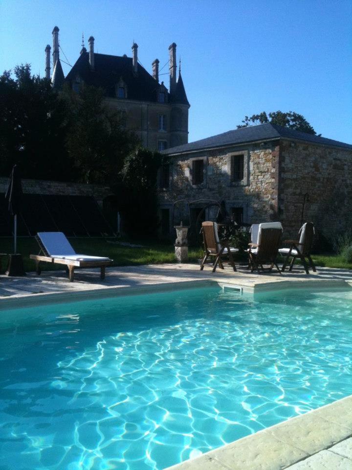 Chateau Le Puybelliard Bed & Breakfast Chantonnay Exterior photo
